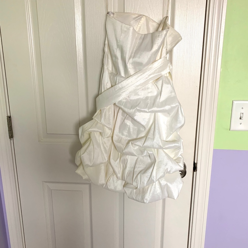 White ruffles tiered cupcake dress